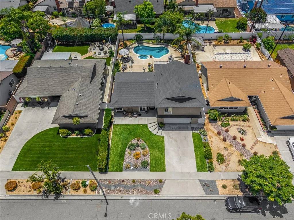 Placentia, CA 92870,910 Huggins Avenue