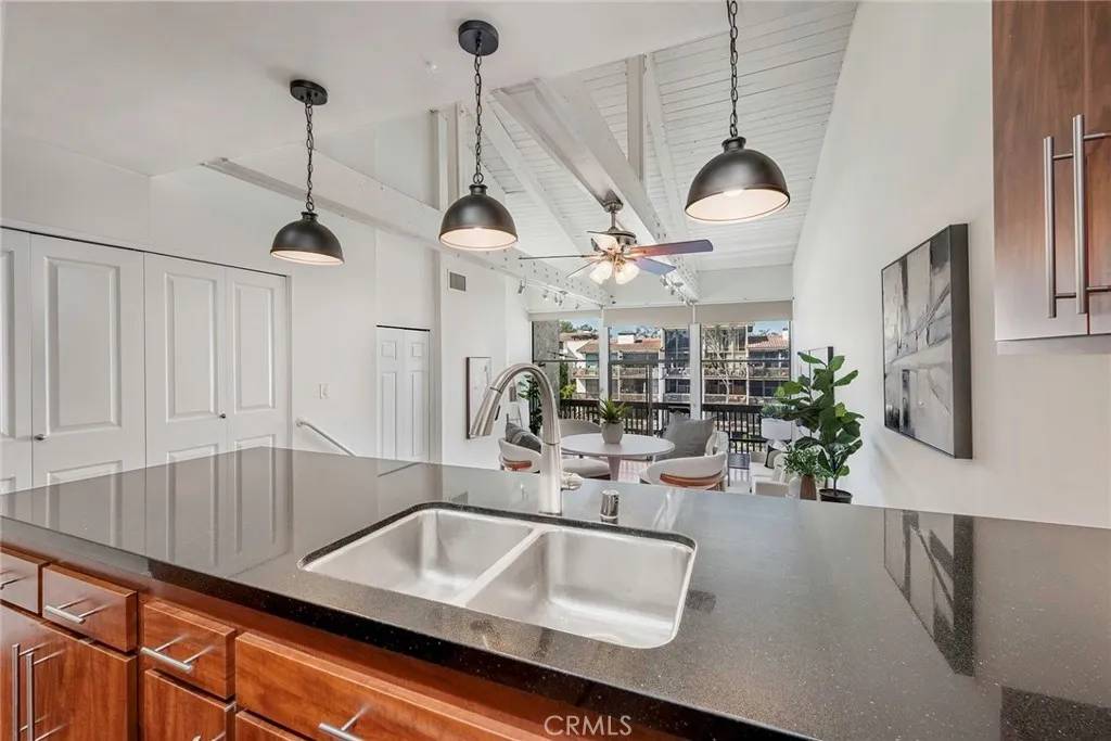 Long Beach, CA 90803,9331 Marina Pacifica Dr N