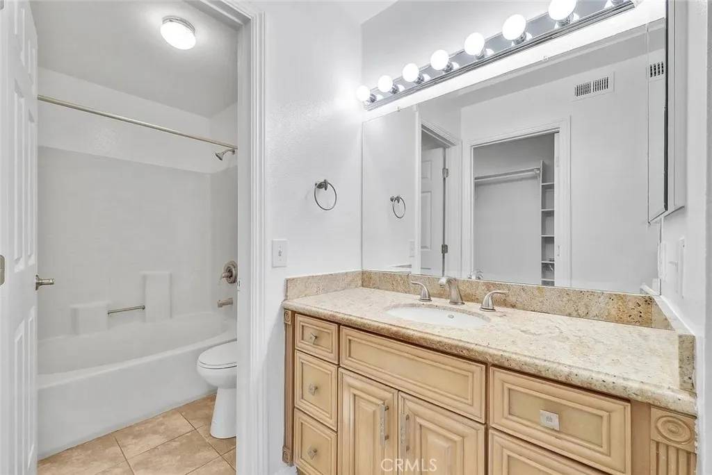Yorba Linda, CA 92887,5320 Silver Canyon Rd #15A