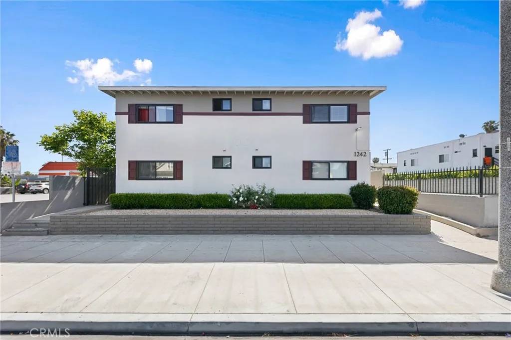 Long Beach, CA 90813,1242 Cedar Avenue