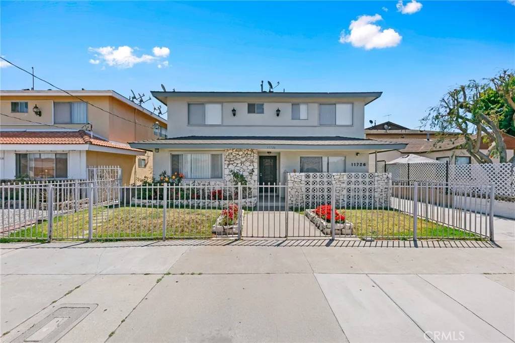 Hawthorne, CA 90250,11726 Freeman Avenue