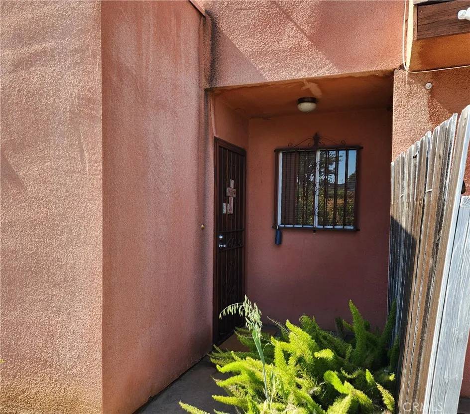 Los Angeles, CA 90063,411 N Brannick #B