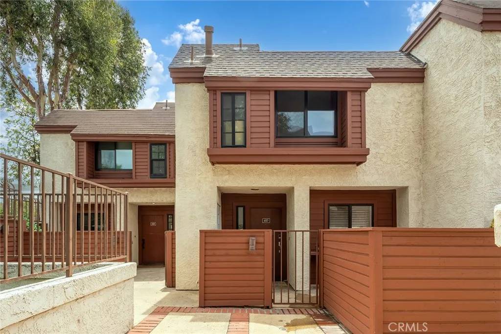 Burbank, CA 91504,230 Bethany Road #127