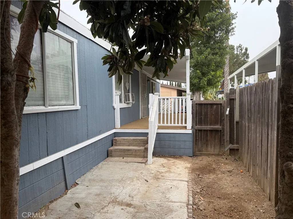 Corona, CA 92882,995 Pomona #87