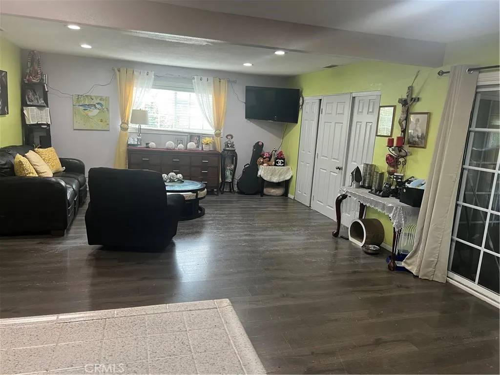 Riverside, CA 92503,8943 Delano Drive