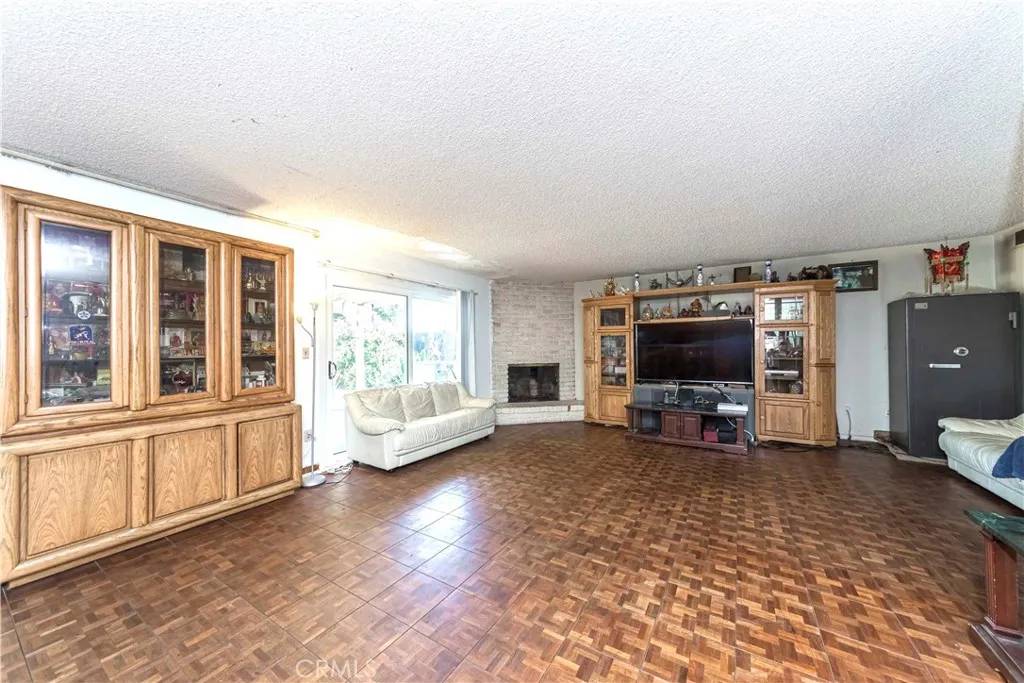 Los Angeles, CA 90065,2522 Kerwin Place