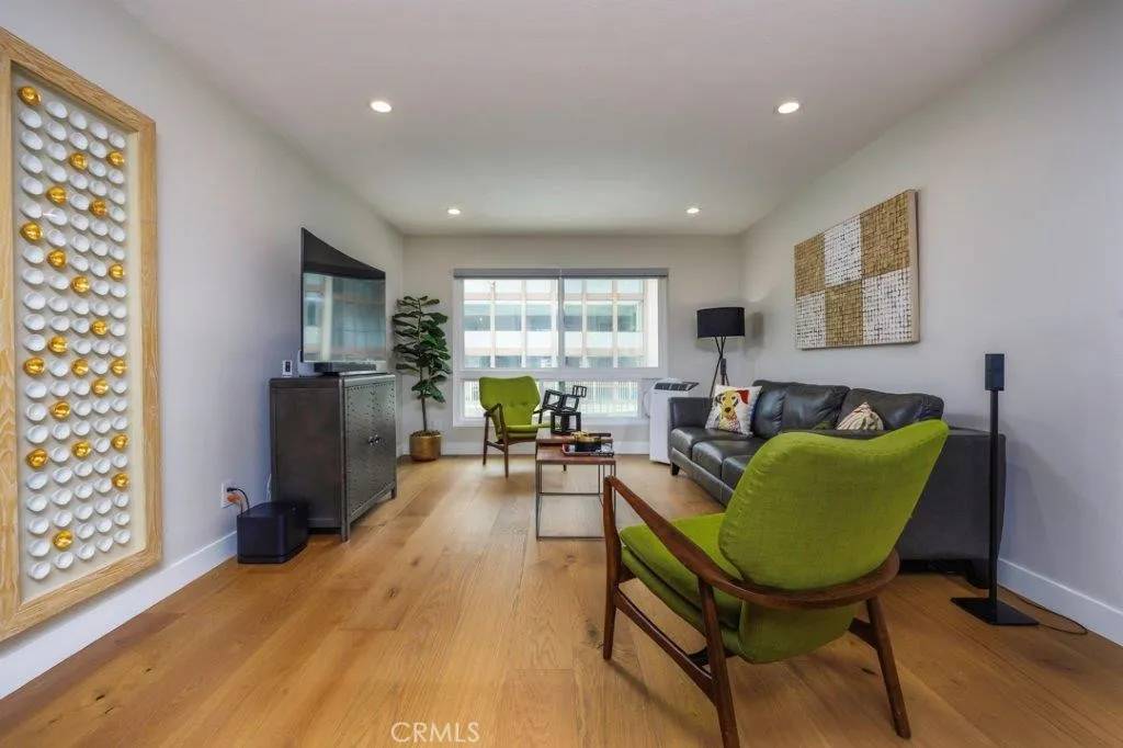 Long Beach, CA 90804,5585 E Pacific Coast #141