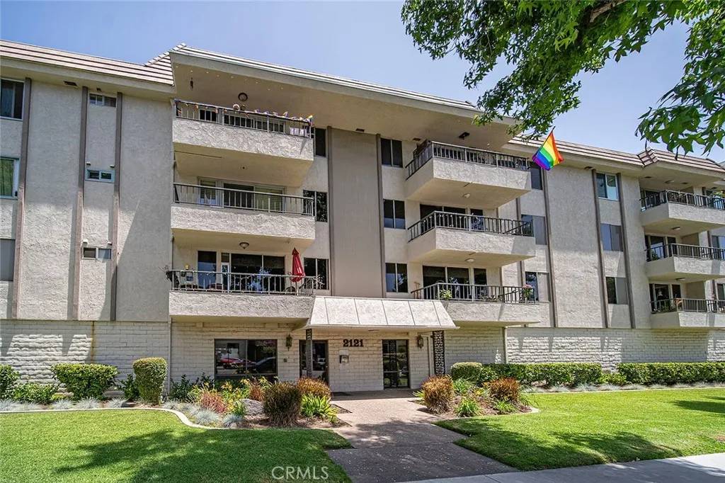 Long Beach, CA 90803,2121 E 1st Street #108