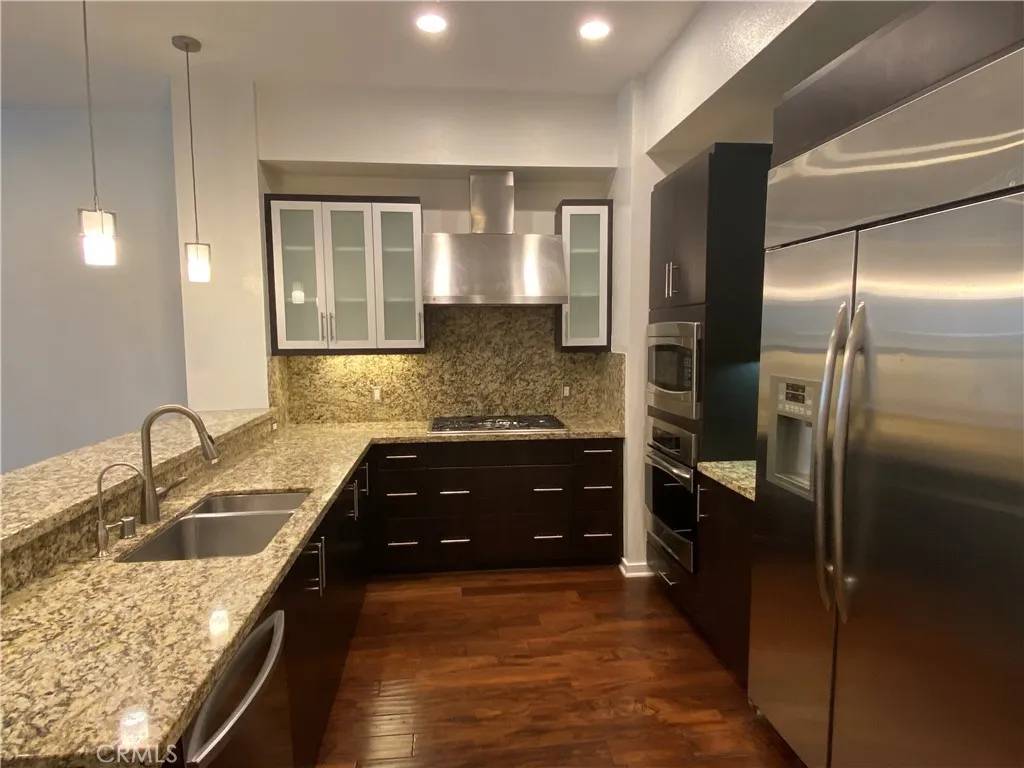 Irvine, CA 92612,21 Gramercy #116