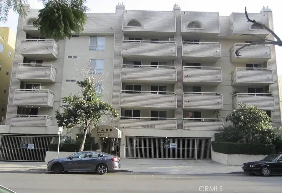 Los Angeles, CA 90024,10960 ASHTON WAY #303