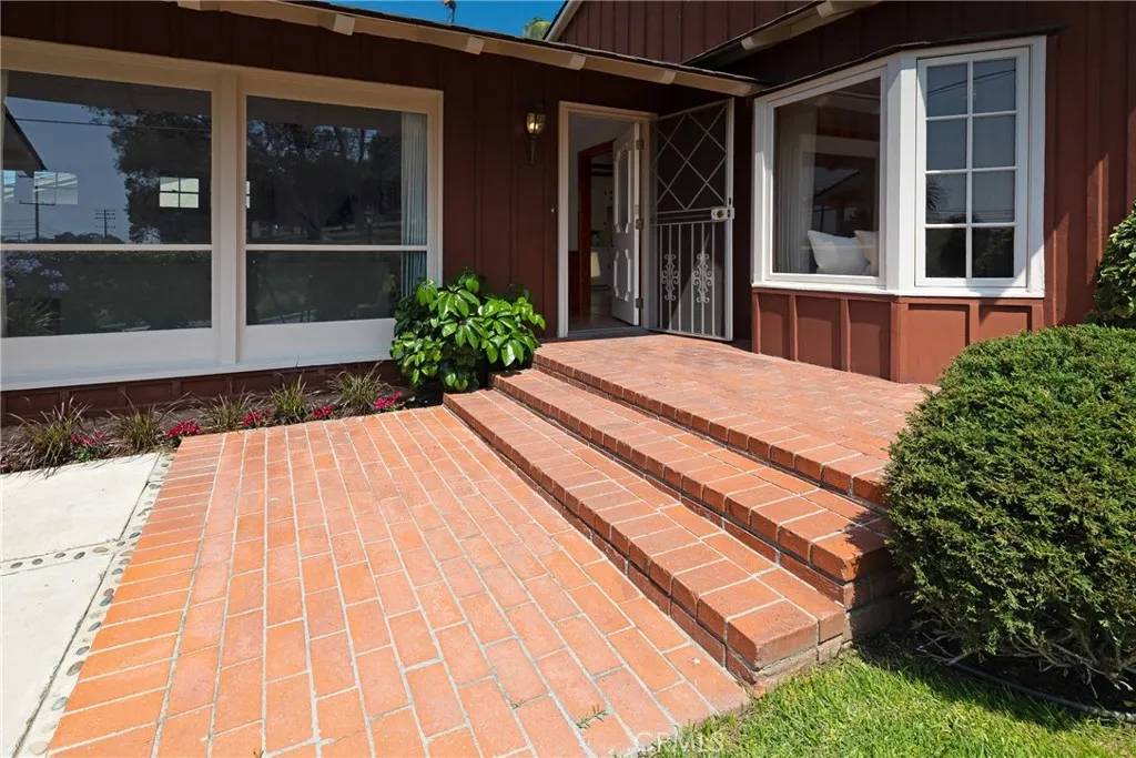 Fullerton, CA 92833,1301 W Malvern Avenue