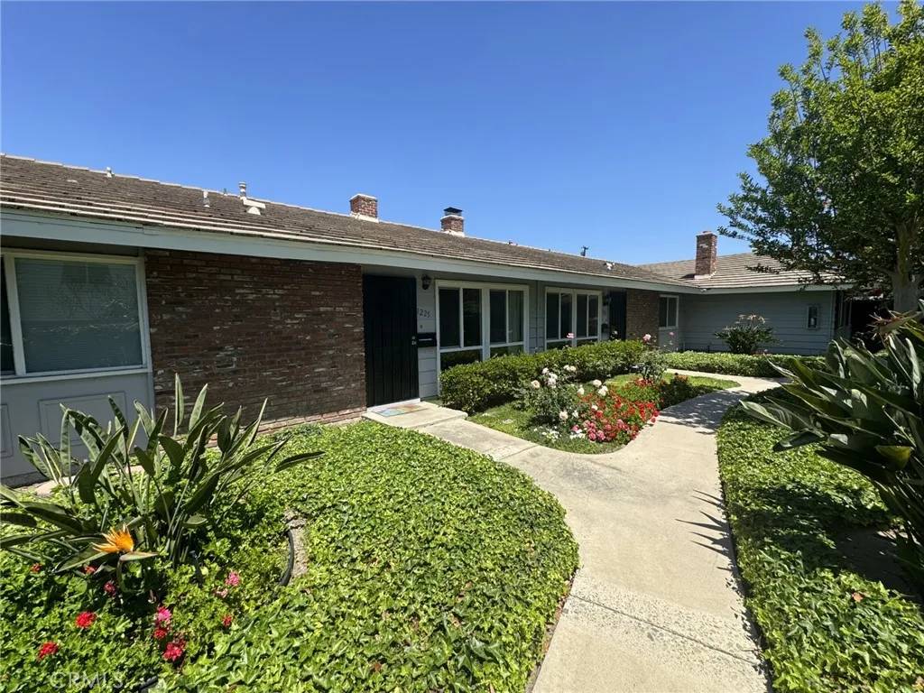 Tustin, CA 92780,1225 E 1st Street