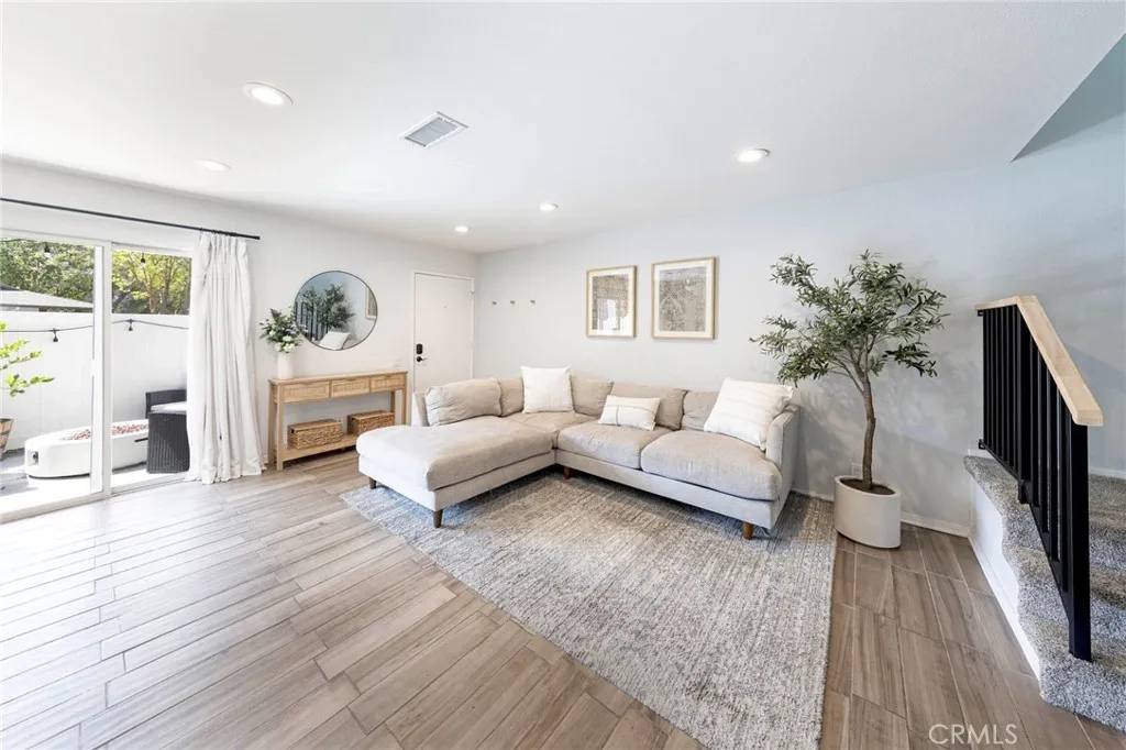 Yorba Linda, CA 92886,20004 Waverly Glen Street #46