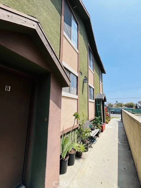 Alhambra, CA 91801,215 S 5th Street