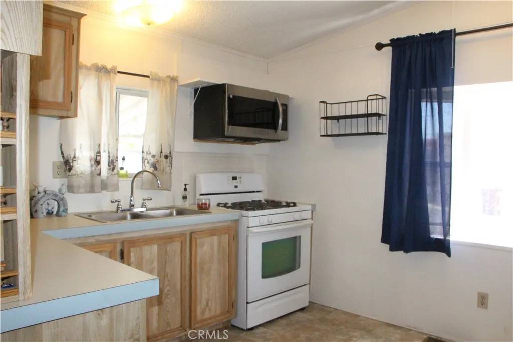 Hemet, CA 92544,43601 State Highway 74 #66