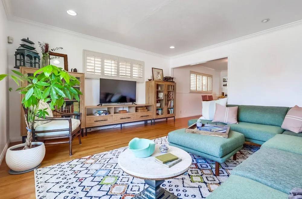 Long Beach, CA 90807,3590 Myrtle Avenue