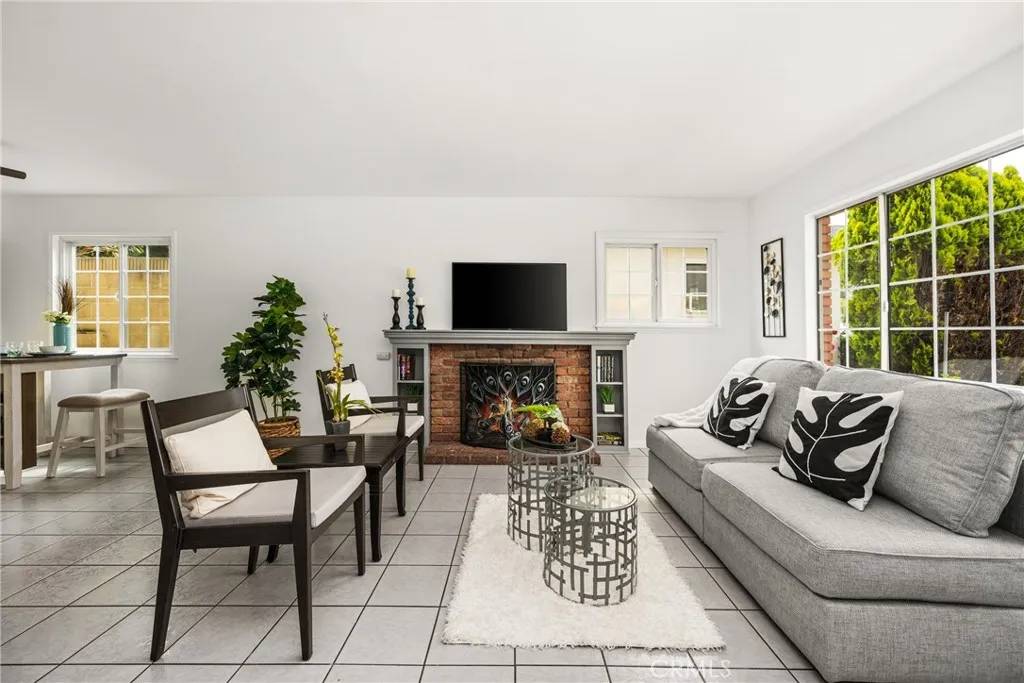 Santa Ana, CA 92701,1641 E 14th Street