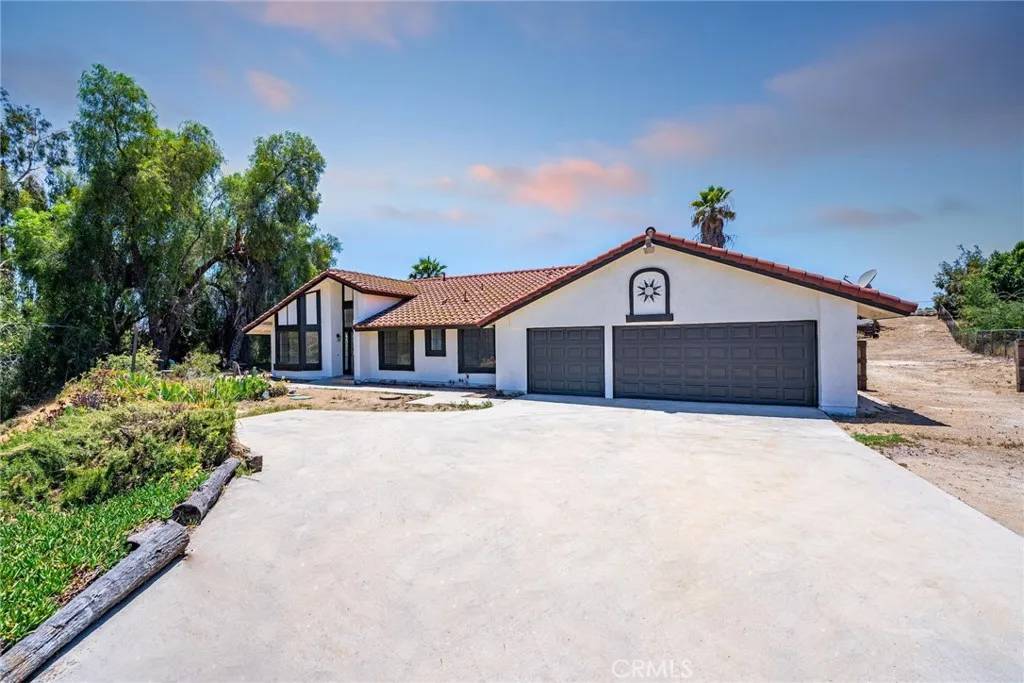 Riverside, CA 92504,18085 Golden Leaf Lane