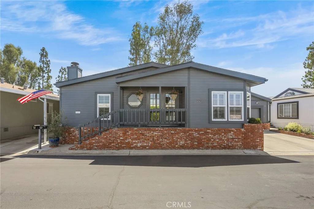 Laguna Hills, CA 92653,23301 Ridge Route #229