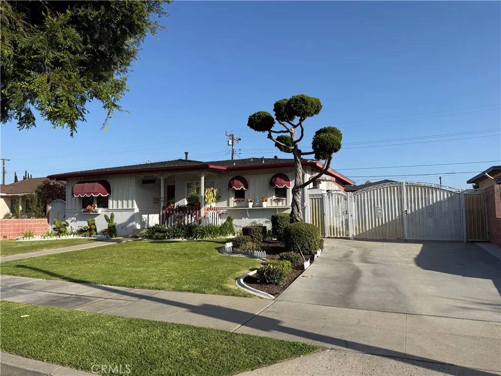 Fullerton, CA 92833,1918 W Orangethorpe Avenue