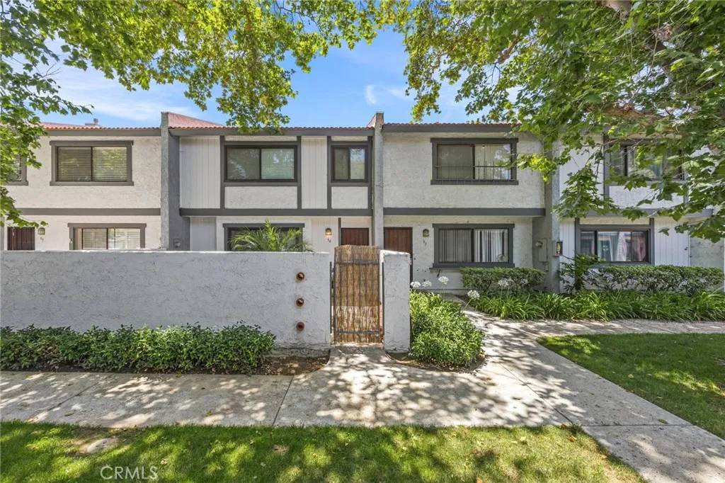 Orange, CA 92868,1910 W Palmyra Avenue #94