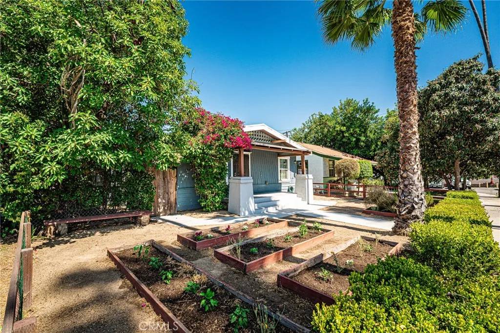 Pomona, CA 91767,220 Palm Place