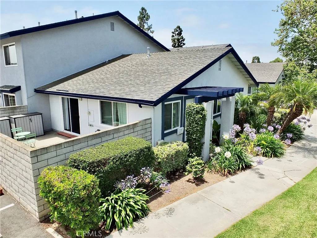 Huntington Beach, CA 92649,16573 Pescado Lane #3A