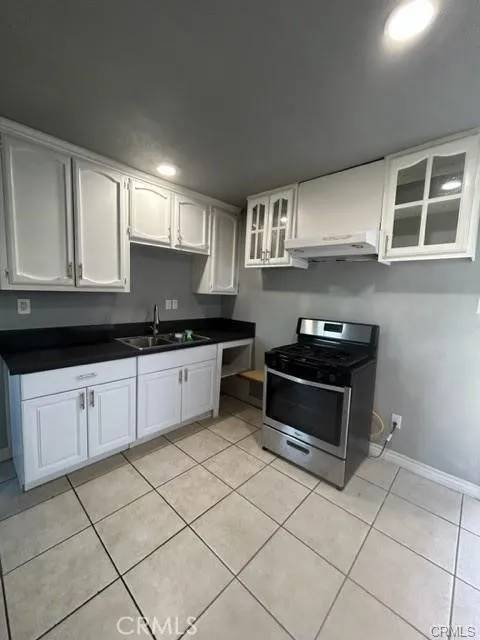 Los Angeles, CA 90047,2051 W 85th Street Unit #C