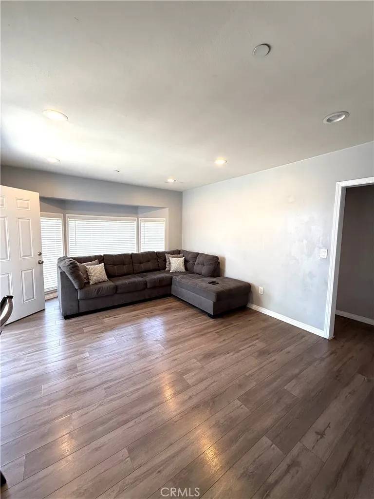 Compton, CA 90222,13906 S Kalsman Avenue