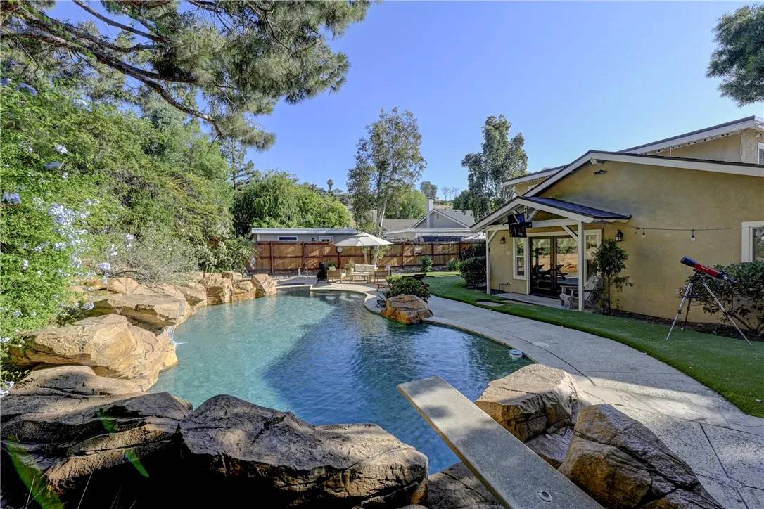 Yorba Linda, CA 92886,6122 Amberdale Drive