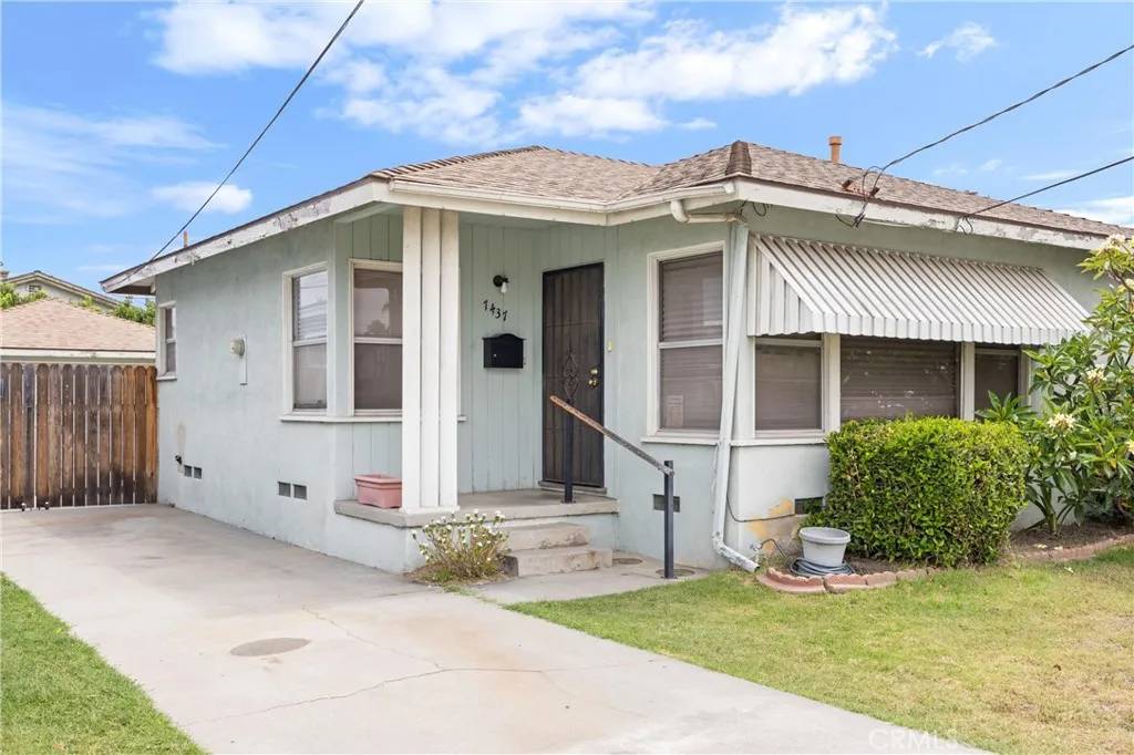 Downey, CA 90242,7437 Laura Street