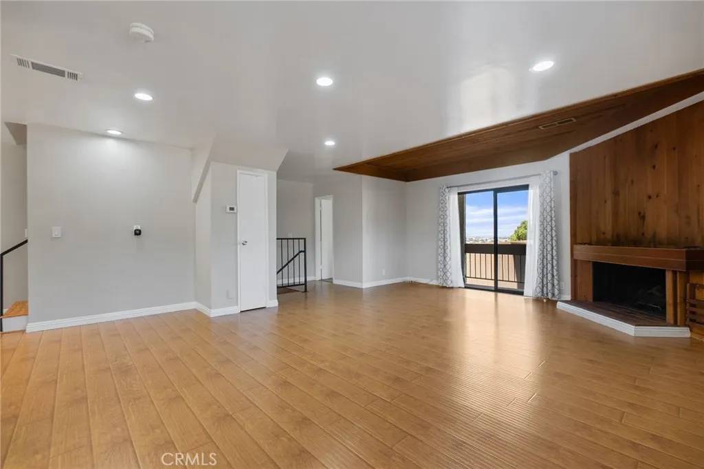 Signal Hill, CA 90755,2621 E 20th Street #12