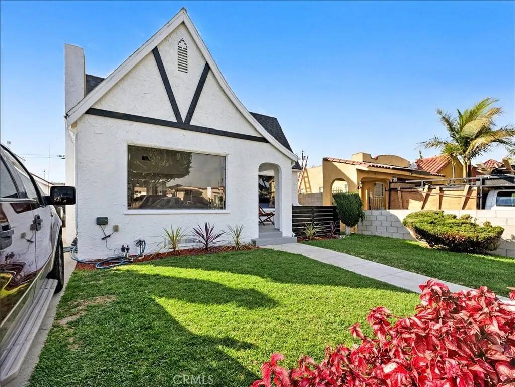 Los Angeles, CA 90047,7827 S Hobart Boulevard