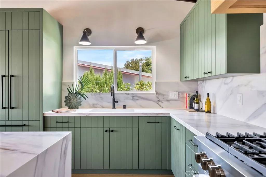 Los Angeles, CA 90031,819 Montecito Drive