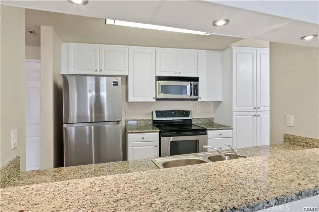 Long Beach, CA 90813,838 Pine Avenue #402