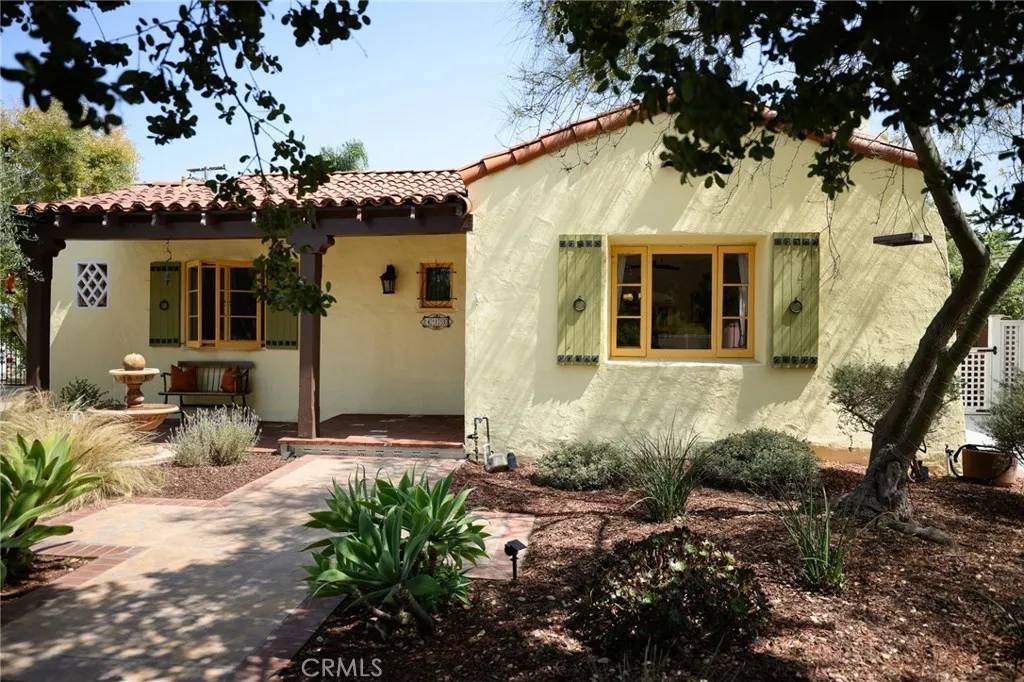 Santa Ana, CA 92706,413 W Santa Clara Avenue