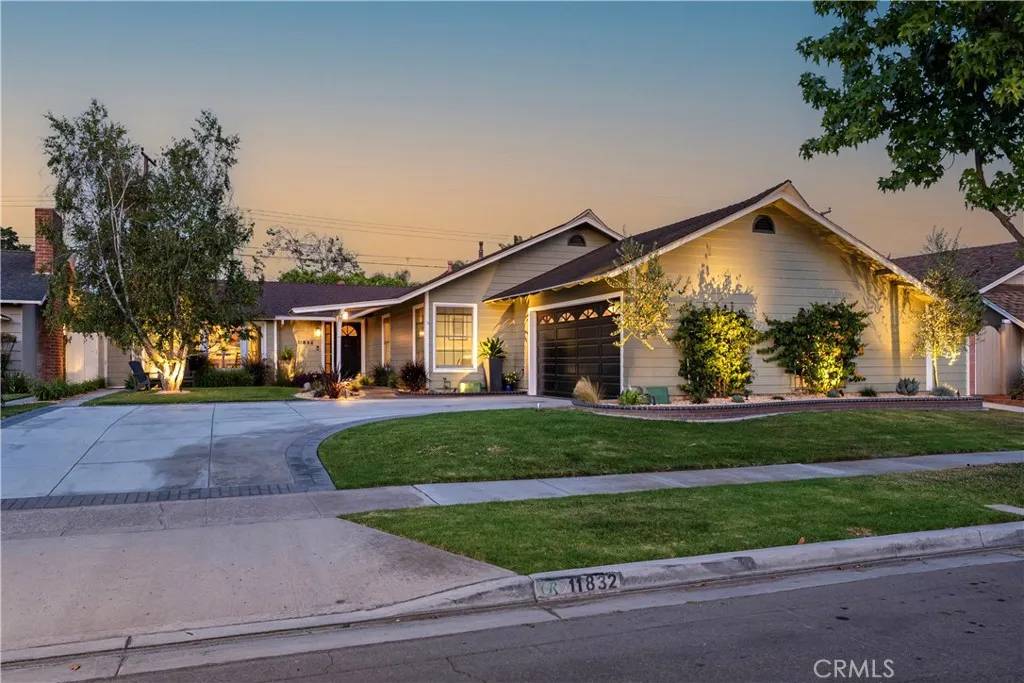 Los Alamitos, CA 90720,11832 Weatherby Road