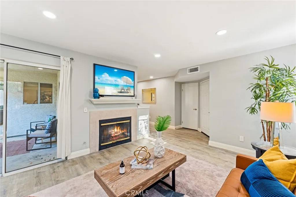 Dana Point, CA 92629,54 Corniche Drive #B
