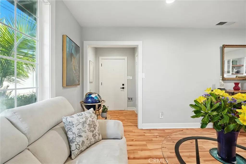 Long Beach, CA 90815,6358 E Cantel Street