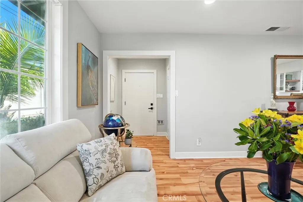 Long Beach, CA 90815,6358 E Cantel Street