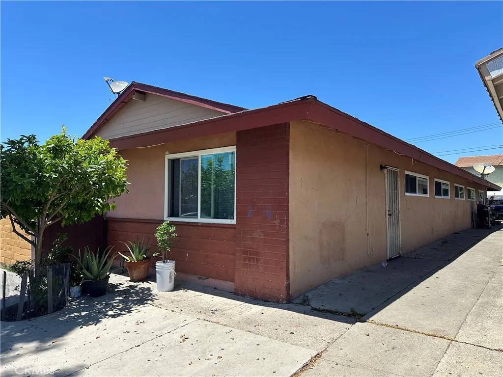 Orange, CA 92865,1905 E Grove Avenue