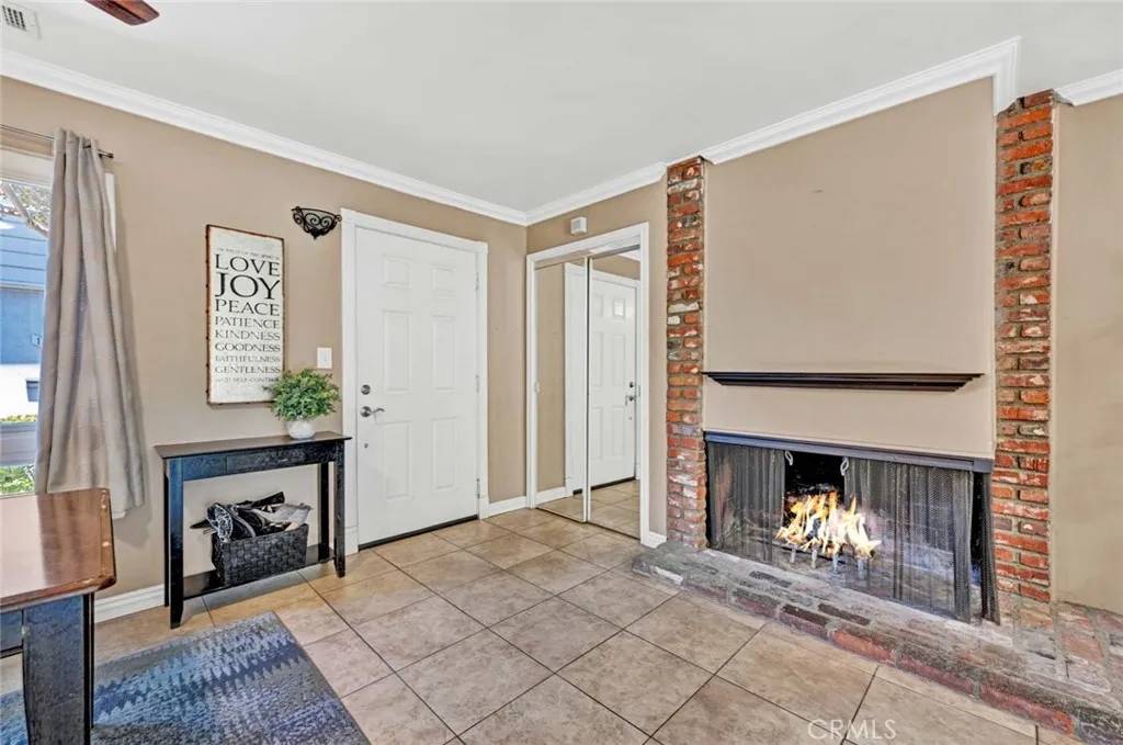 Tustin, CA 92780,1125 E 1st Street