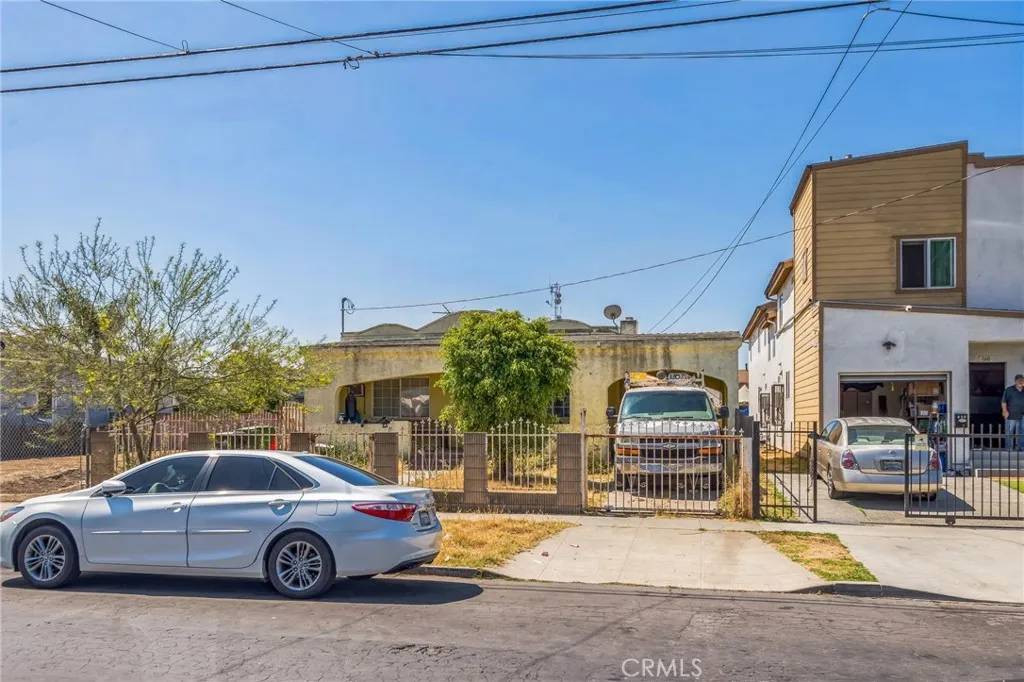 Los Angeles, CA 90003,154 W 104th Street