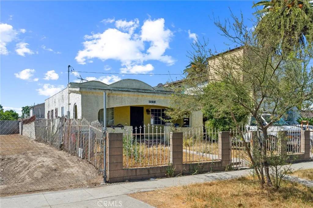 Los Angeles, CA 90003,154 W 104th Street