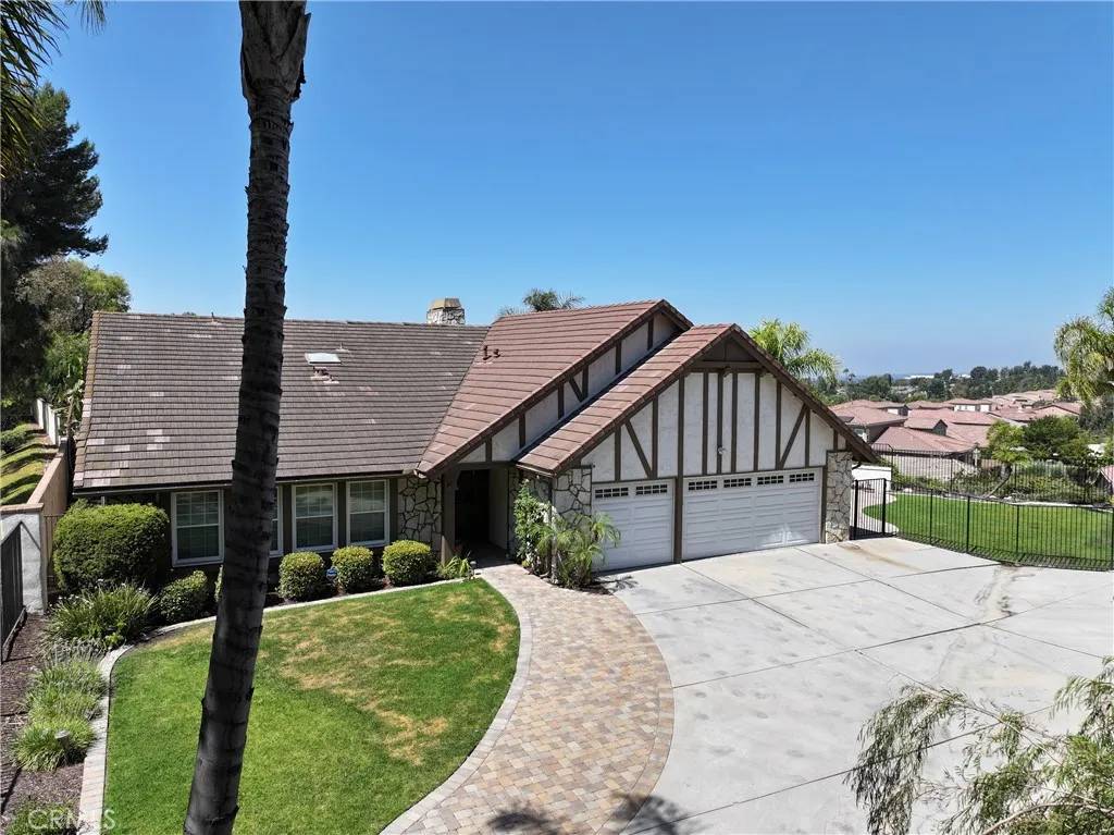 Yorba Linda, CA 92886,4341 Pepper Avenue