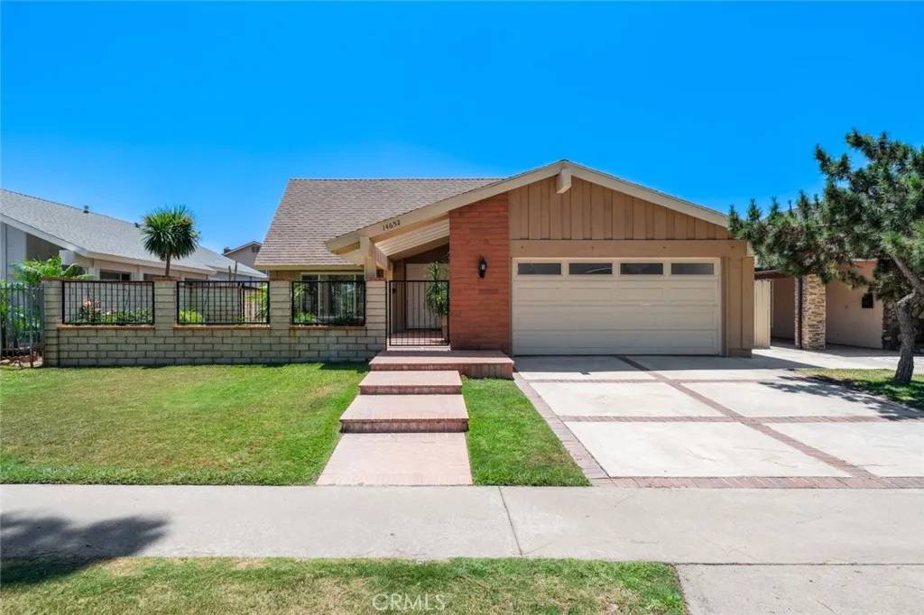 Tustin, CA 92780,14652 Devonshire Avenue