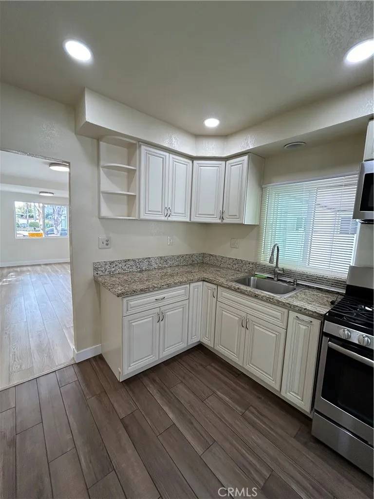 Long Beach, CA 90810,2033 W Burnett Street