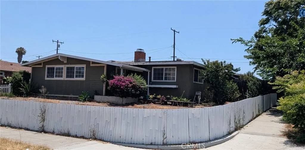 Anaheim, CA 92801,1786 W Crescent Avenue