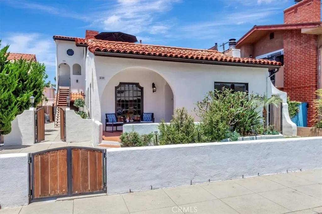 Long Beach, CA 90803,239 Nieto Avenue