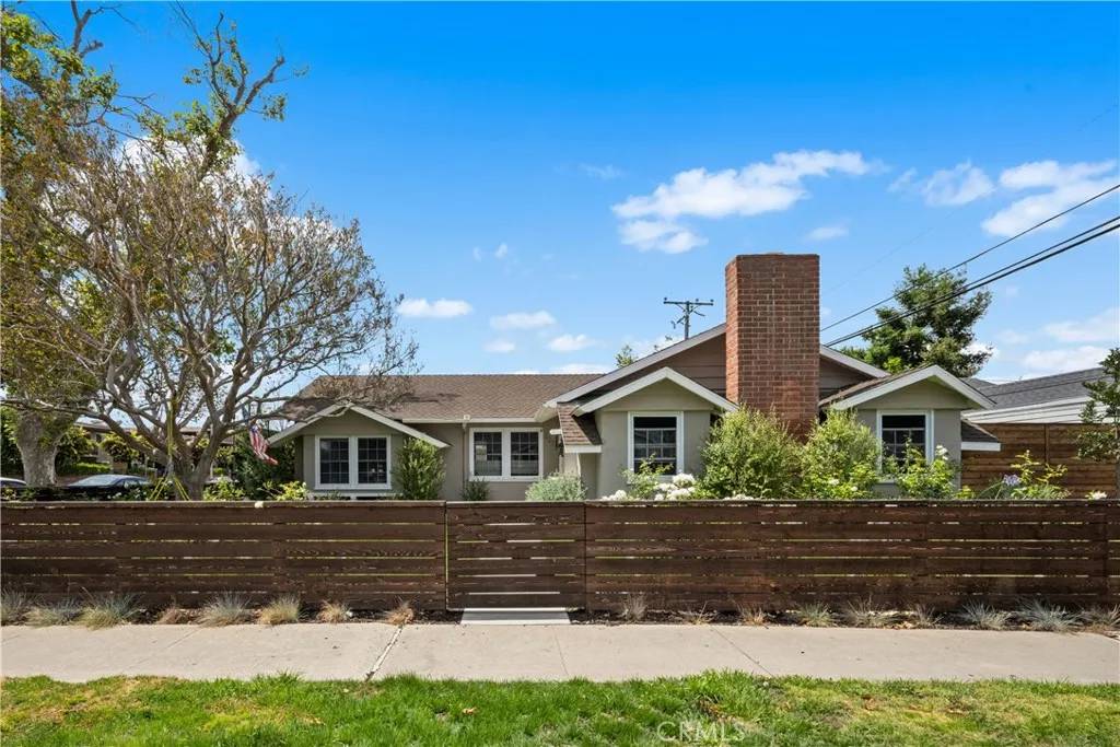 Los Alamitos, CA 90720,3272 Woodstock Road